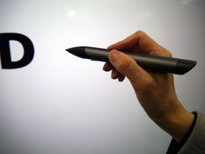 PN-L705Hのポインターペンは2mmの細さを実現した