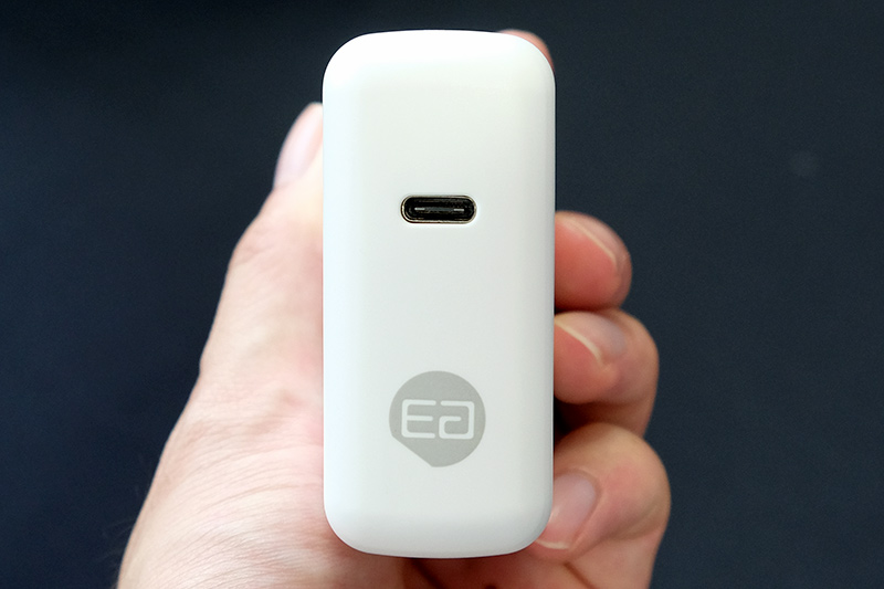 給電口はType-Cのみ