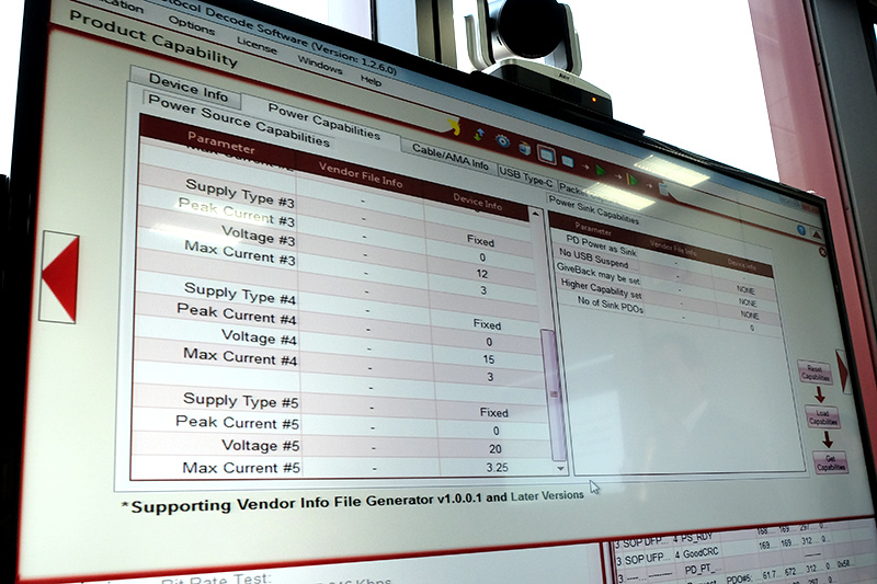 アダプタは20V/3.25Aまで出せると申告している