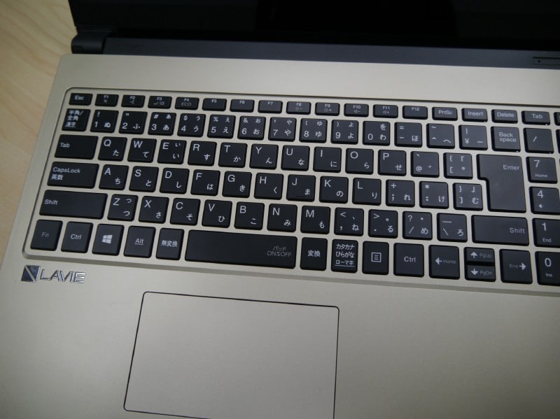 マウトパッドの角のラウンドと、キーボードの角のラウンドを同じ角度にするというこだわりもみせた