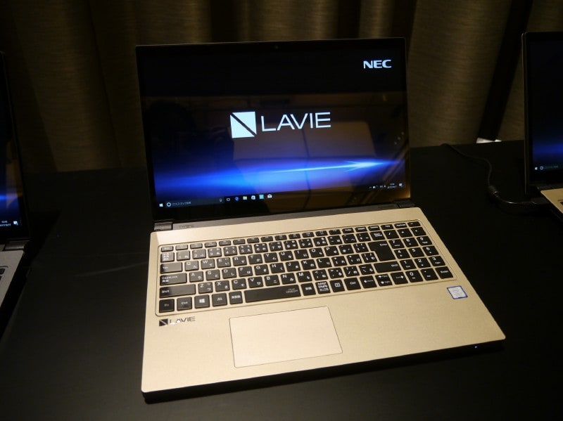 グレイスゴールドをヒーローカラーとしたのも特徴的だ