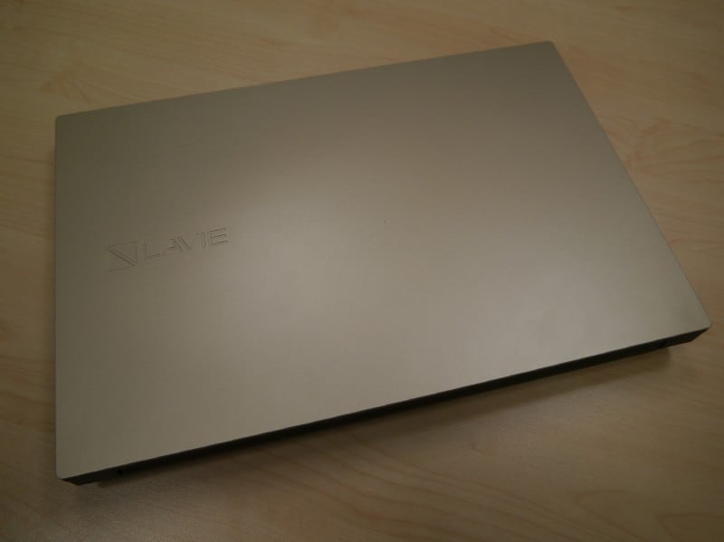 グレイスゴールドをヒーローカラーとしたのも特徴的だ