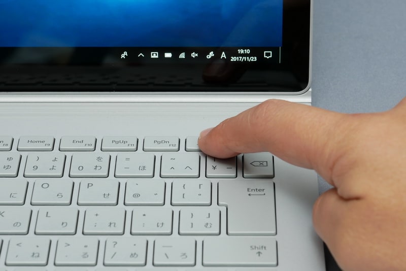 ロック解除ボタンを押すと、Muscle Wireロックが解除される