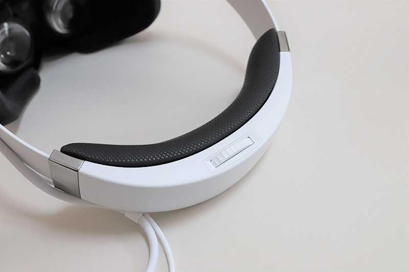 サムホイールは回転させた位置で無段階に固定される。クリック感はない