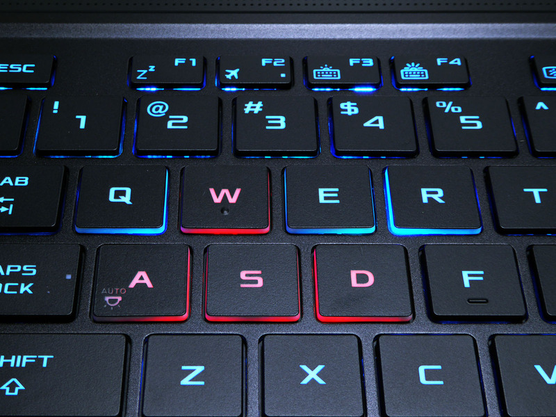 キーボードはLEDバックライトを搭載