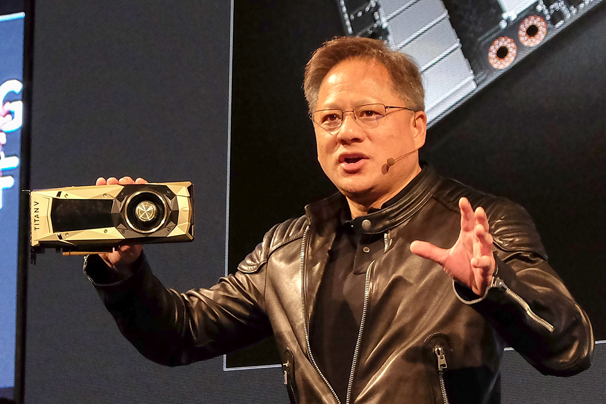 TITAN Vを掲げる米NVIDIA 創業者兼CEO ジェンスン・フアン氏