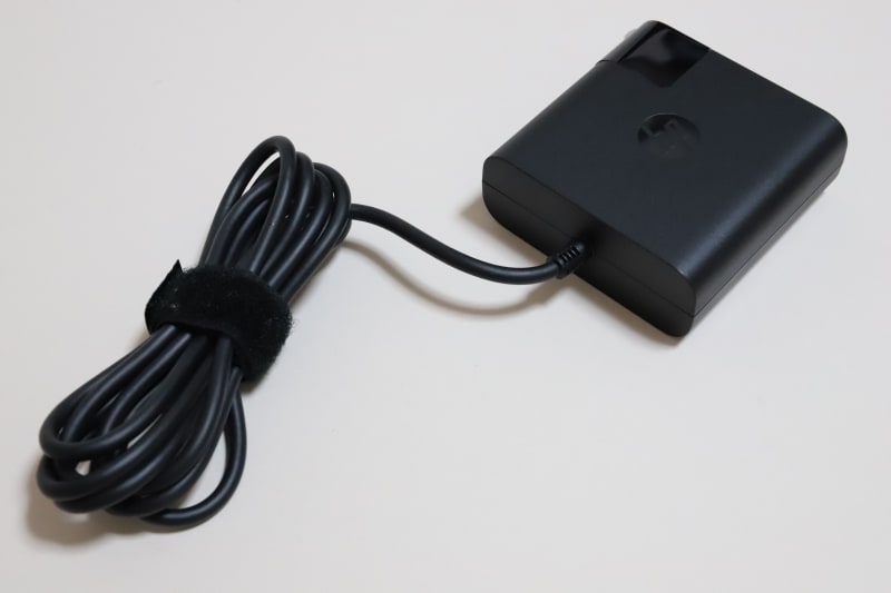 ACアダプタのコード長は実測約180cm