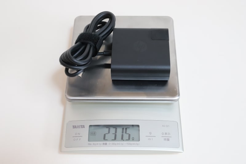 ACアダプタの実測重量は231.5g