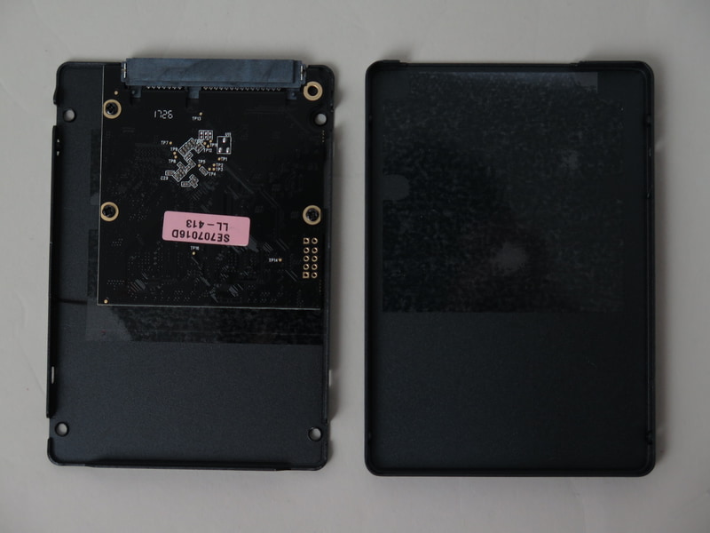 ネジ1本で分解可能だった