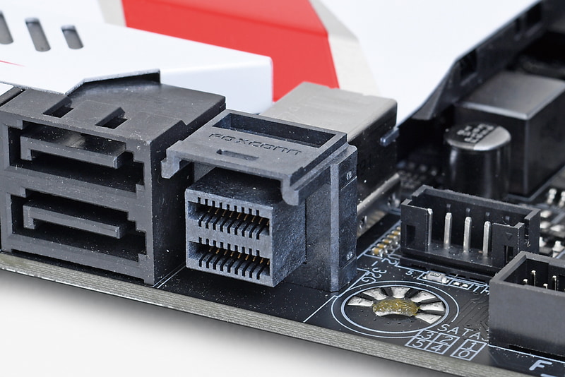 大容量NVMe SSDのインターフェースとして将来性は見込めるが、現状コンシューマ向け製品は少ない