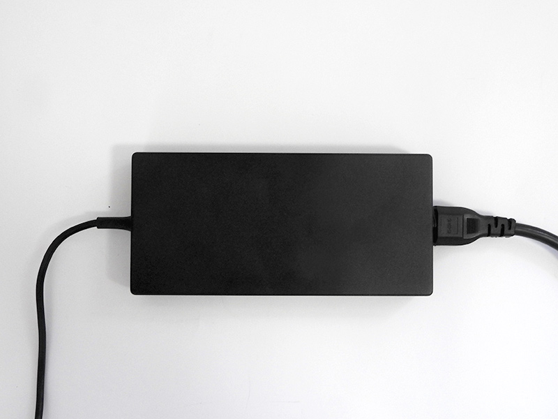 付属のACアダプタ