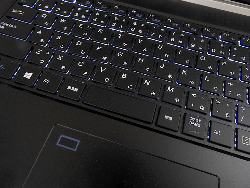 キーボードにはLEDバックライトが搭載されている
