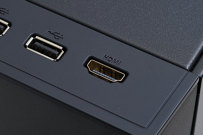 HMDを接続するために必要なHDMIを、フロントポートに搭載するモデルが増えている