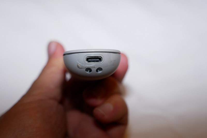 下部に充電用のUSB Type-Cを用意