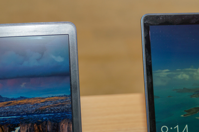 右側の段差がないベゼルがZenBook 13(UX331UN)、左側が今回発表されたZenBook(UX331UAL)で、段差があるベゼル