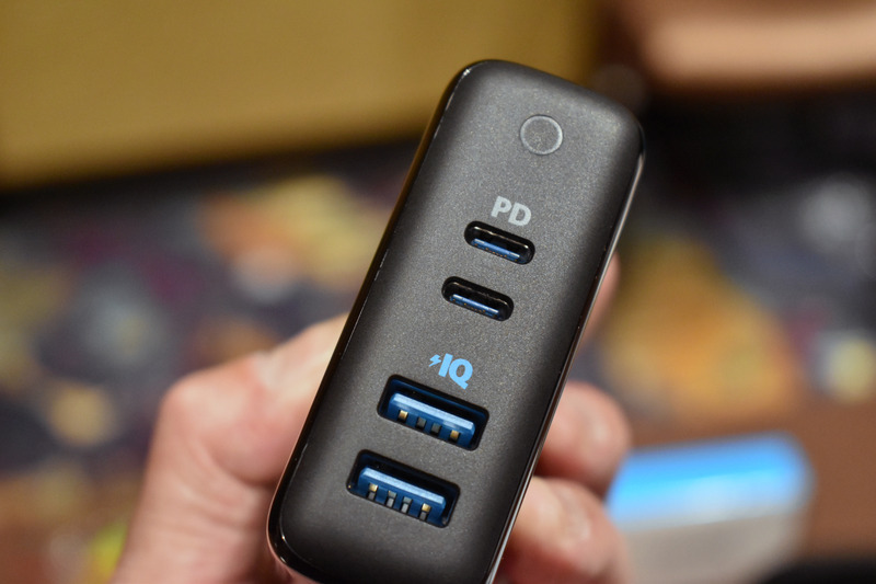 Type-Cポート2つを実装したAnkerの充電器。日本では夏に発売される予定