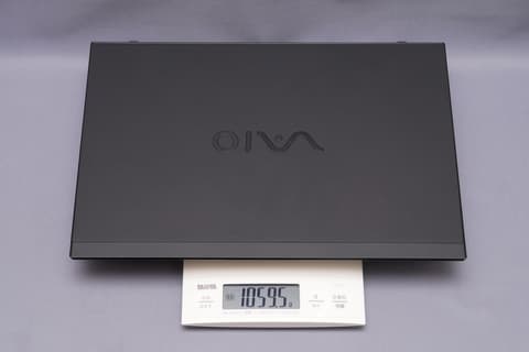 Hothotレビュー】第8世代Core i搭載で“ブラック”にこだわった13.3型