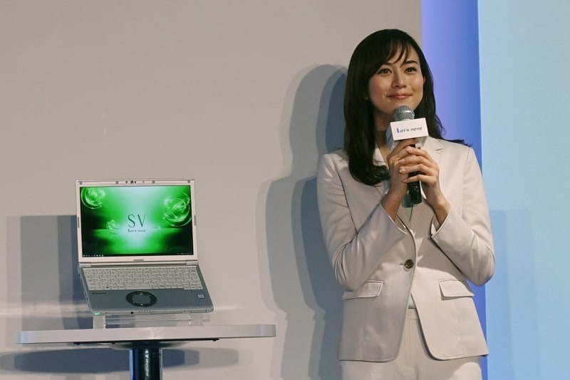 発表会にはイメージキャラクタの比嘉愛未さんも登場