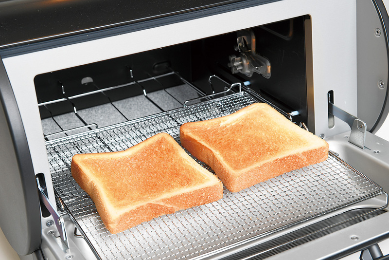 焼(やく)<BR>オーブンとトースター機能もあるので、ピザや食パンを焼いたり、お菓子作りに挑戦したりと幅広い楽しみ方ができる