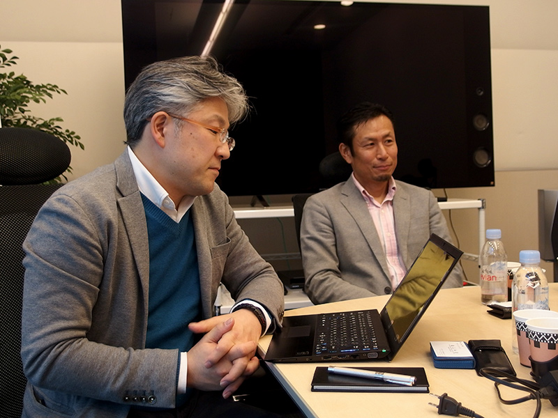 事業部統括部長の2名。矢部雄平氏(左)と松井直哉氏(右)