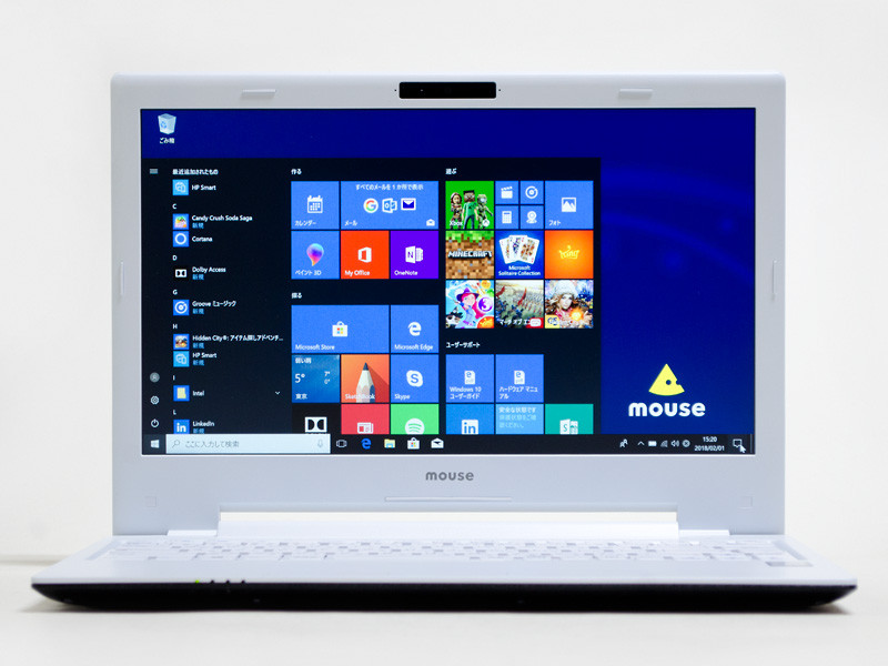 パネル中央上に100万画素Webカメラ、その左右にアレイマイク。前面側面左側にステータスLED