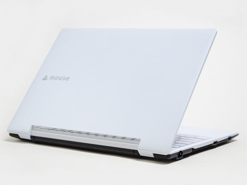 天板にロゴと、後ろに着脱可能なバッテリ(標準サイズ)