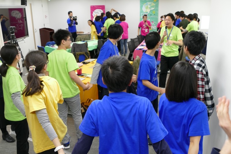 ミニゲームでチーム内の空気をあたためるところから