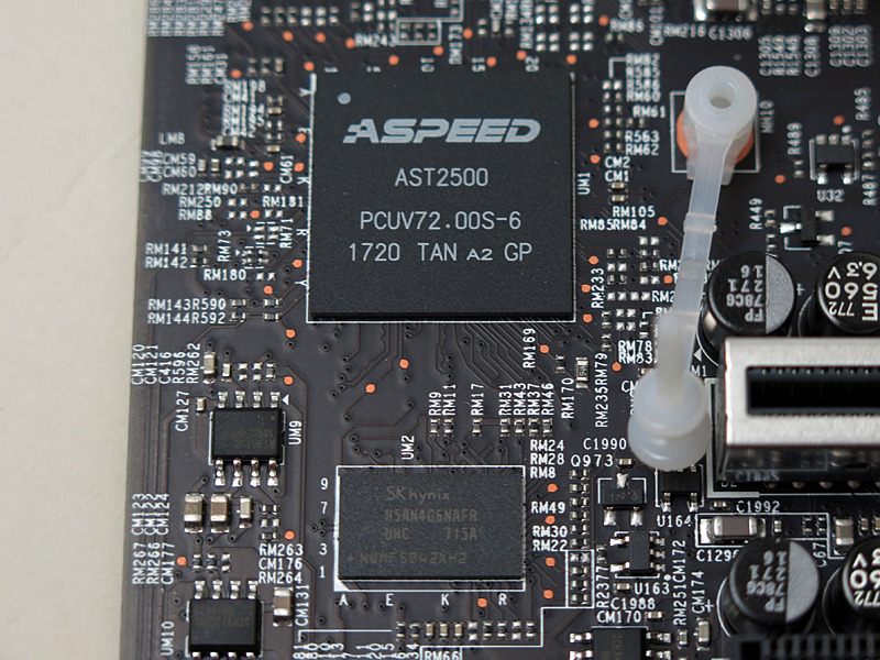 ASpeed製のBMC「AST2500」は電源が供給された時点で動作し、IPMI 2.0による管理に対応。また、2Dグラフィックス機能も備えている