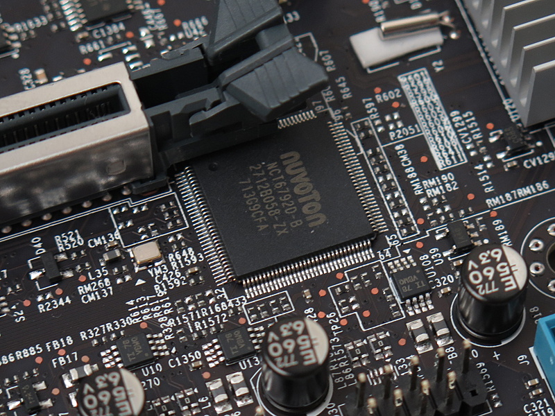 SuperI/Oとなる「NCT6792D-B」