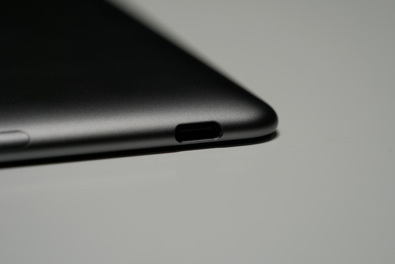 外部ポートはUSB Type-Cのみを用意