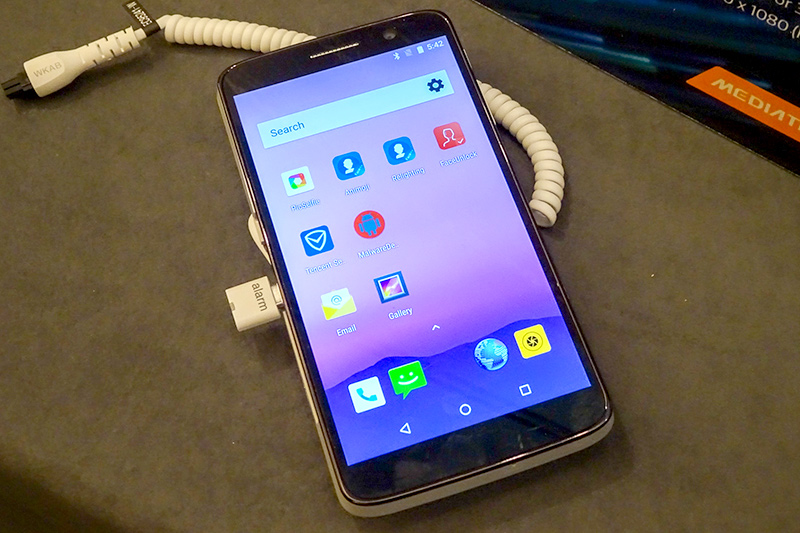 Helio P60を搭載した試作スマートフォン