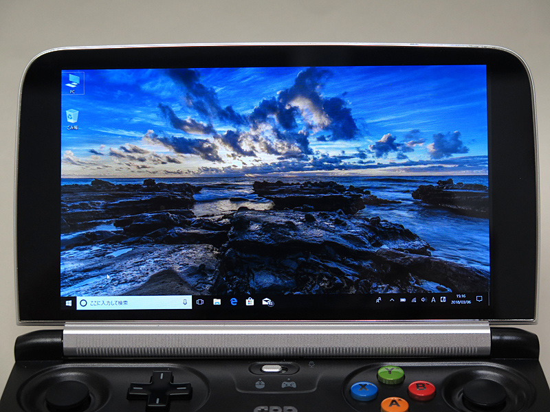 GPD WIN 2の液晶。コントラスト比が高く見やすい