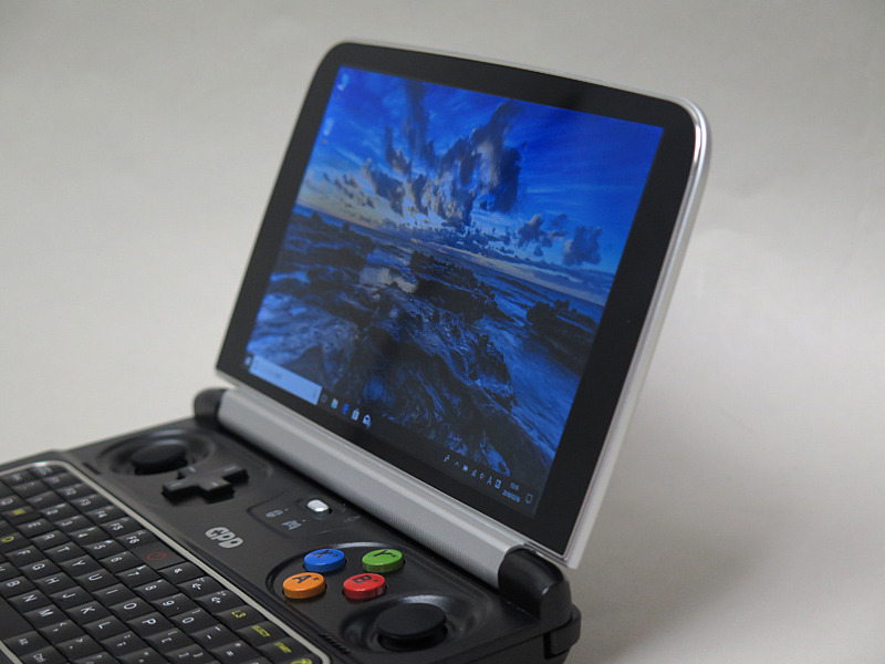 横から見ても色変化が少ないため、IPSもしくはVA液晶だろう