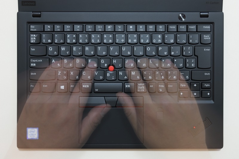 記号も含めてすべて等幅に揃えられたキートップ。どのキーにも自然に指を伸ばせられる