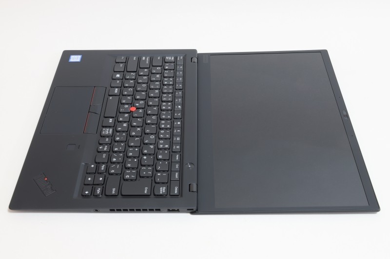 ディスプレイを180度開けるThinkPad伝統のヒンジ機構はもちろん健在