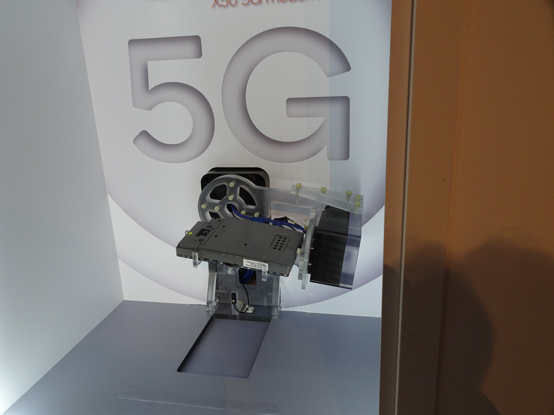 Qualcommの5Gのライブデモ。28GHzのミリ波を利用したデモで、4Gbpsを超える下り最大の速度を実現していた