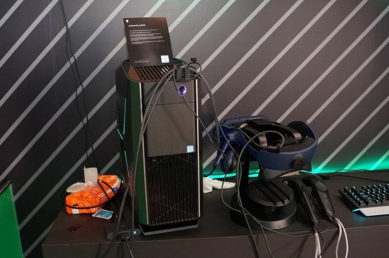 VR体験コーナー、屋内と屋外に用意しており、多くの参加者が体験していた