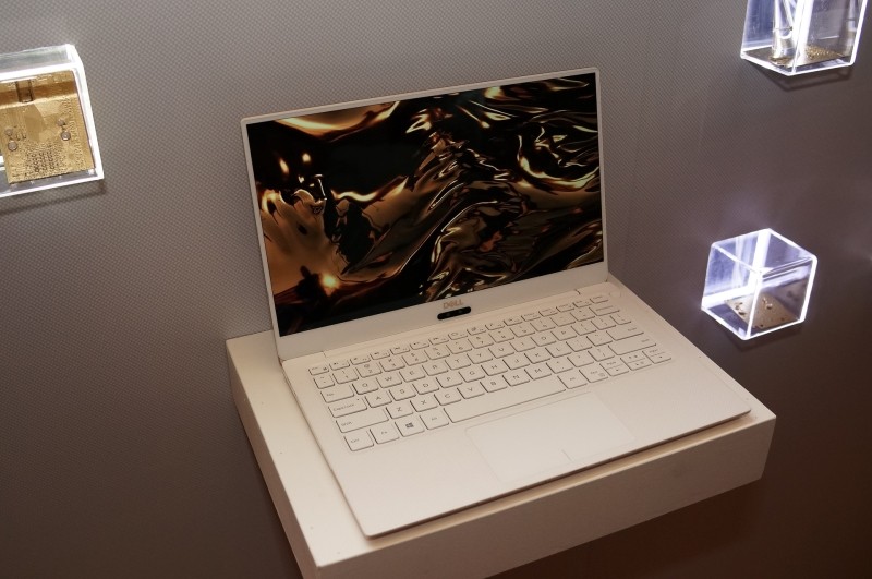 新XPS 13(9370)の展示
