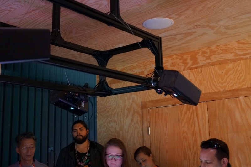 Interactive Tabletop Projectorのデモ