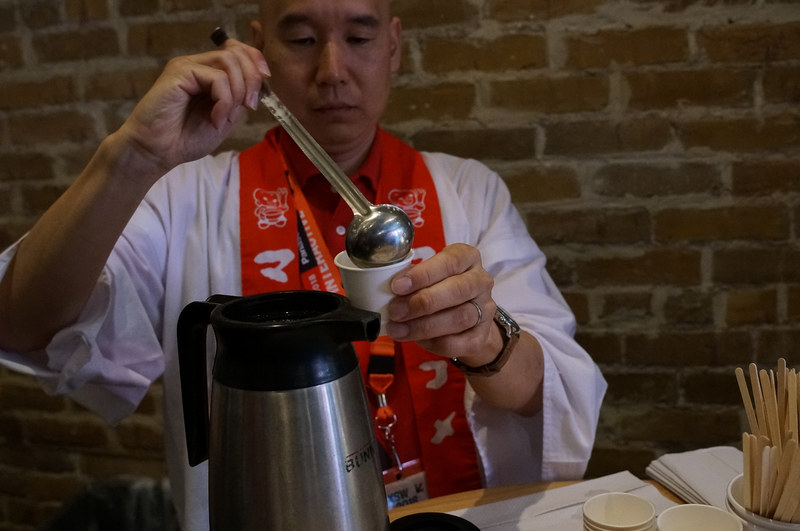 となりではマルコメが味噌汁を振る舞っていた