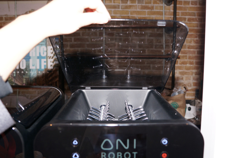 上から炊き上がったご飯を入れる