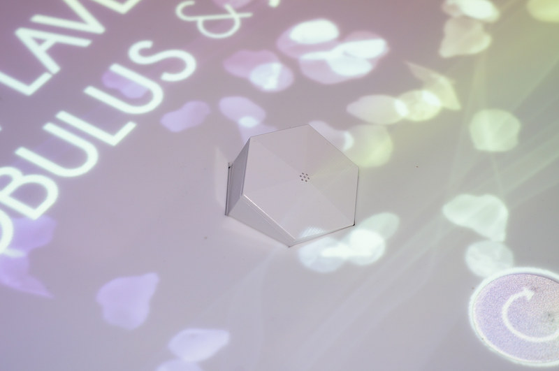 匂いを発生する装置は市販のものを利用