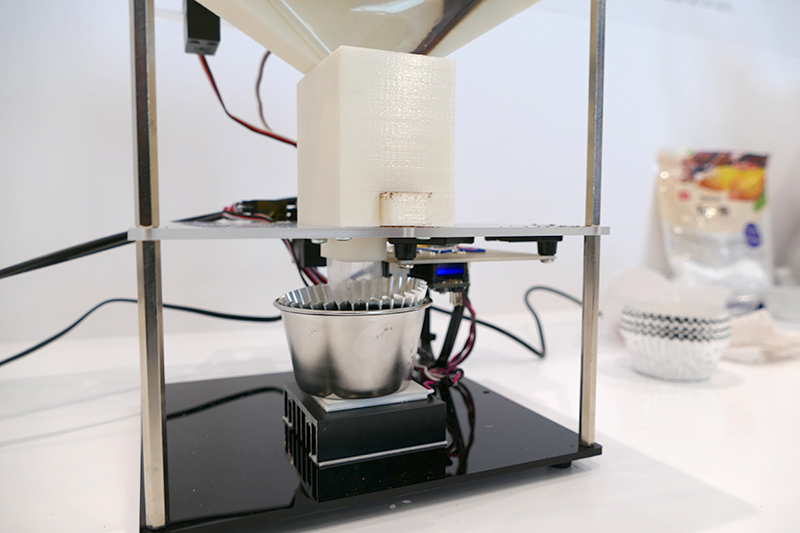 フレーバーと温度を調整して好みのチョコを作ることができる