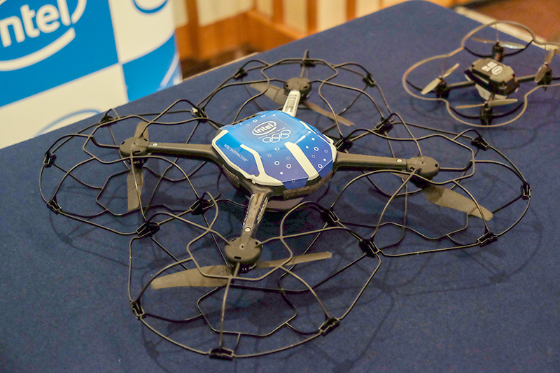 Shooting Starドローン。平昌冬季オリンピックで使われたモデルのため、オリンピックのロゴが入っている