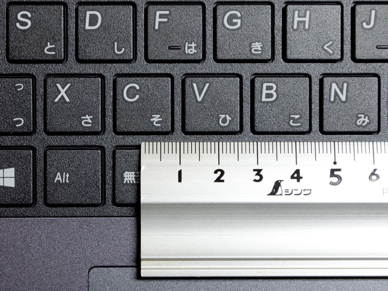 キーピッチは実測で約19mm