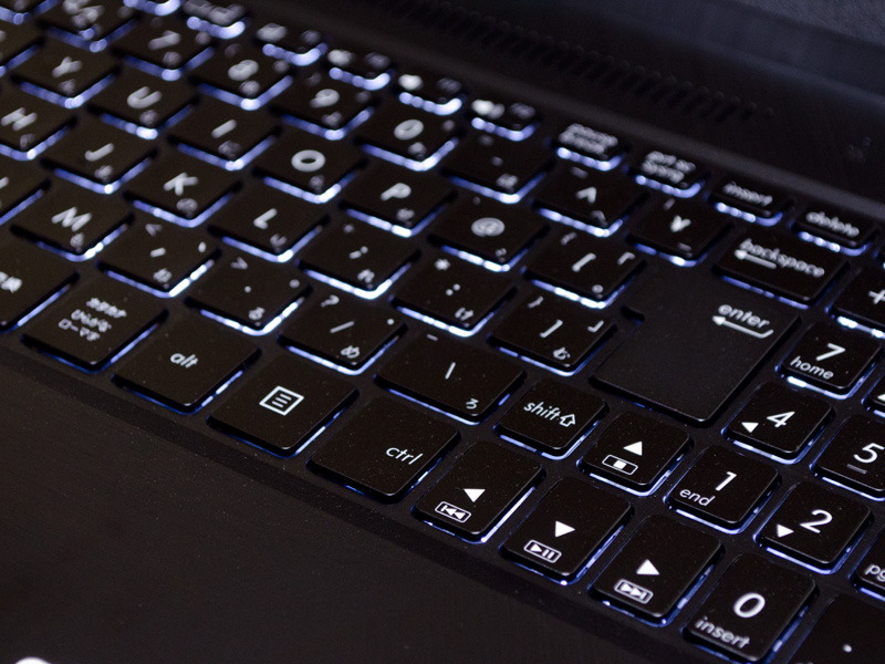 キーボードバックライトは、オフ＋3段階の明るさに対応