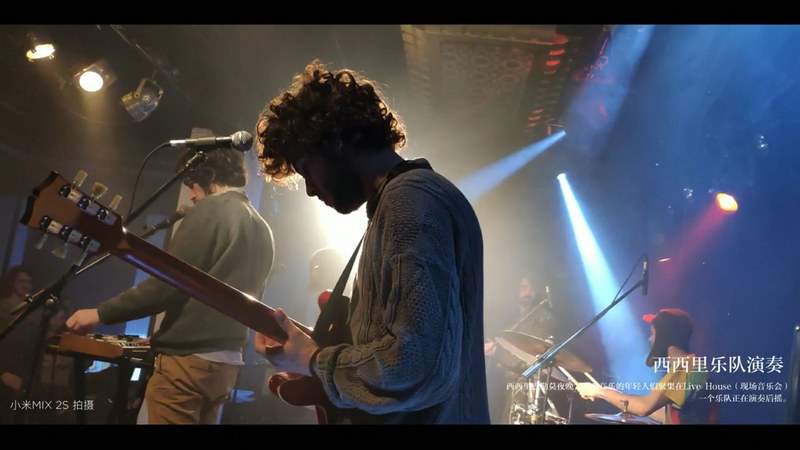 スマートフォンのカメラにとってもっとも厳しい暗所/逆光環境でも優れた撮影性能を実現