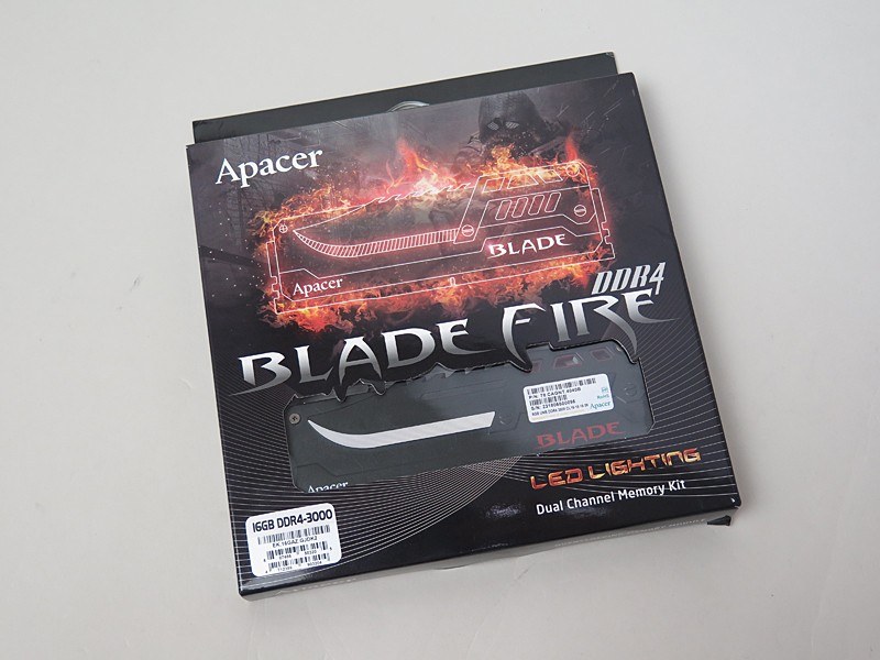 Blade Fire DDR4のパッケージ