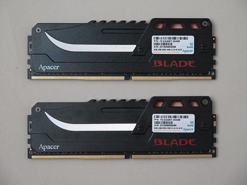 今回お借りしたのはDDR4-3000(16-18-18-38)の2枚組モデル