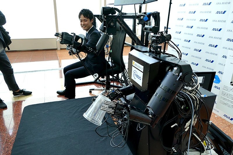 慶應義塾大学・野崎研の独自技術「リアルハプティクス」がベース